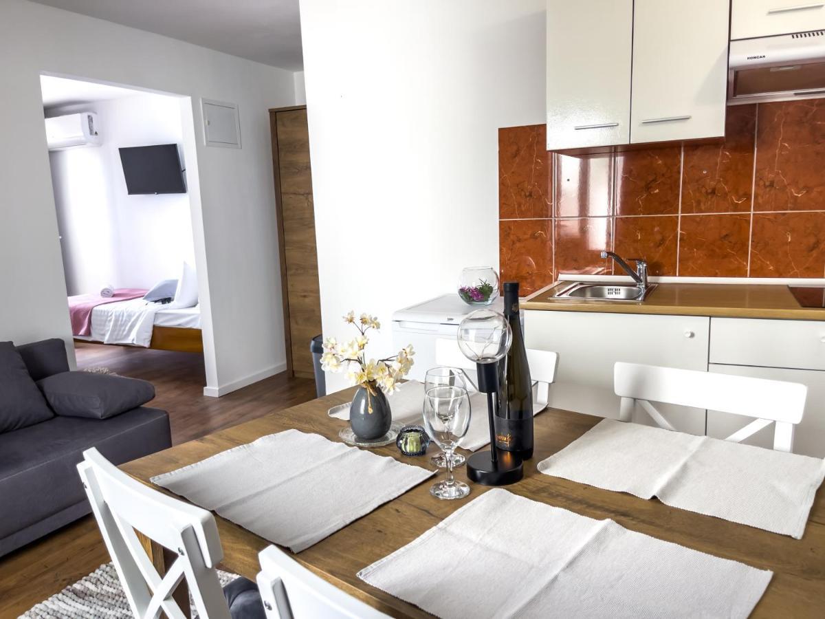 Apartments Goro Podstrana Eksteriør billede